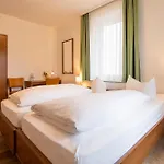 Hotel Zur Traube 3*