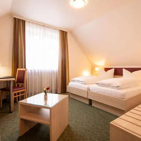 Zur Traube Hotel 3*