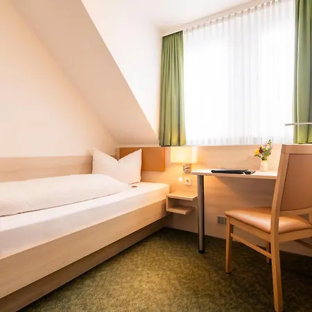 Zur Traube Hotel 3*